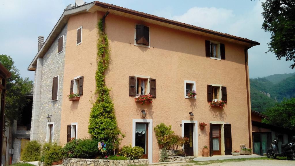 Agriturismo La Part Сан-Дзено-ди-Монтанья Экстерьер фото